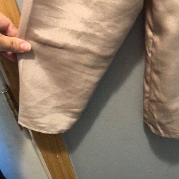 Gailord blouse size 10 silky feel tan color - Picture 4 of 4